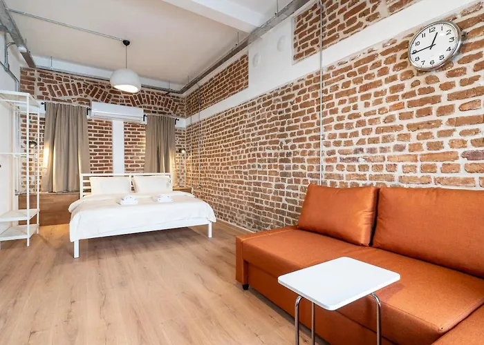 Historic In Old Town Heart *