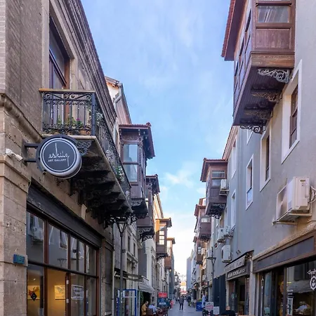 Historic In Old Town Heart شقة *