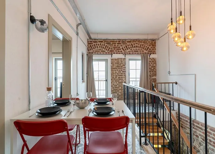 Historic In Old Town Heart Apartamento Esmirna