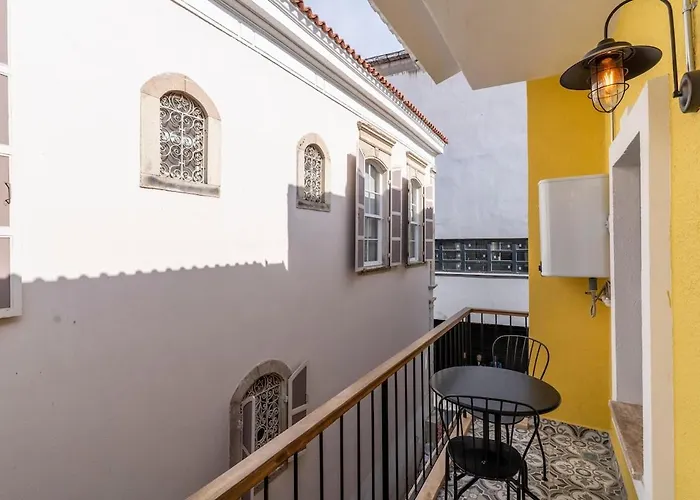 Historic In Old Town Heart * Esmirna